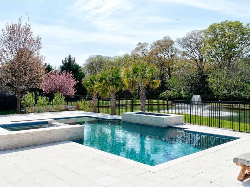 819 Beauhaven Lane, Waxhaw, NC 28173.  MLS# CAR4242522, YatesRealty ID 5915. Pool - Hot Tub - Waterfall