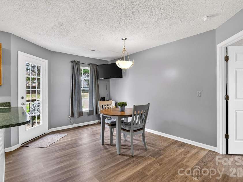 6107 Colchester Lane, Matthews, NC 28104.  MLS# CAR4353141, YatesRealty ID 5918. 