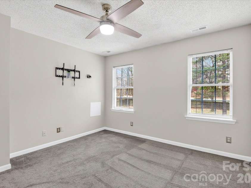 6107 Colchester Lane, Matthews, NC 28104.  MLS# CAR4353141, YatesRealty ID 5918. 