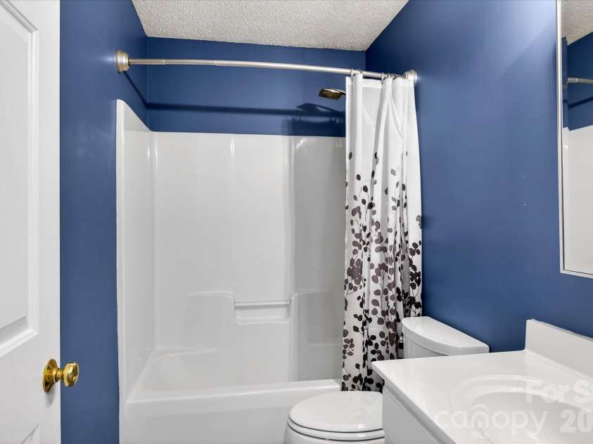 6107 Colchester Lane, Matthews, NC 28104.  MLS# CAR4353141, YatesRealty ID 5918. 