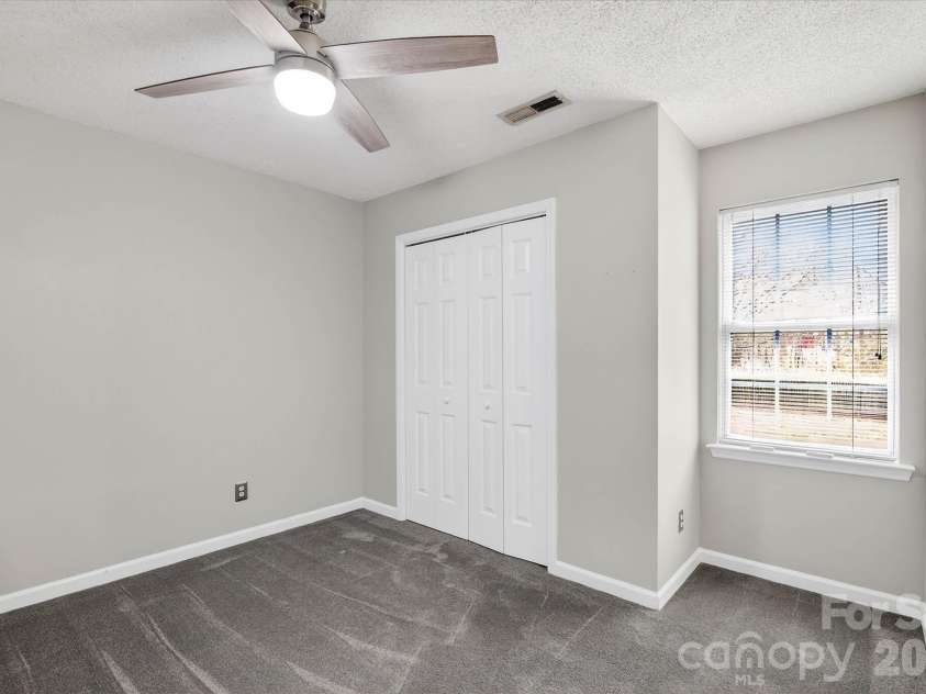 6107 Colchester Lane, Matthews, NC 28104.  MLS# CAR4353141, YatesRealty ID 5918. 