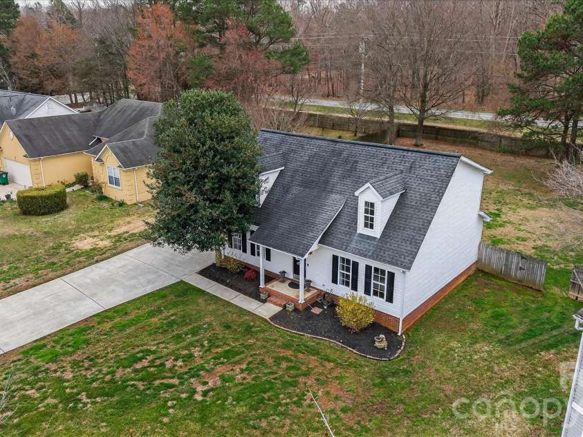 6107 Colchester Lane, Matthews, NC 28104.  MLS# CAR4353141, YatesRealty ID 5918. 