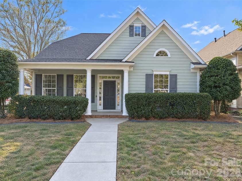 2001 Gable Way Lane, Matthews, NC 28104.  MLS# CAR4439036, YatesRealty ID 59182. 