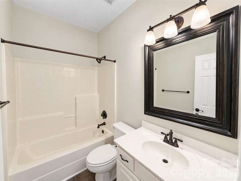 2001 Gable Way Lane, Matthews, NC 28104.  MLS# CAR4439036, YatesRealty ID 59182. 