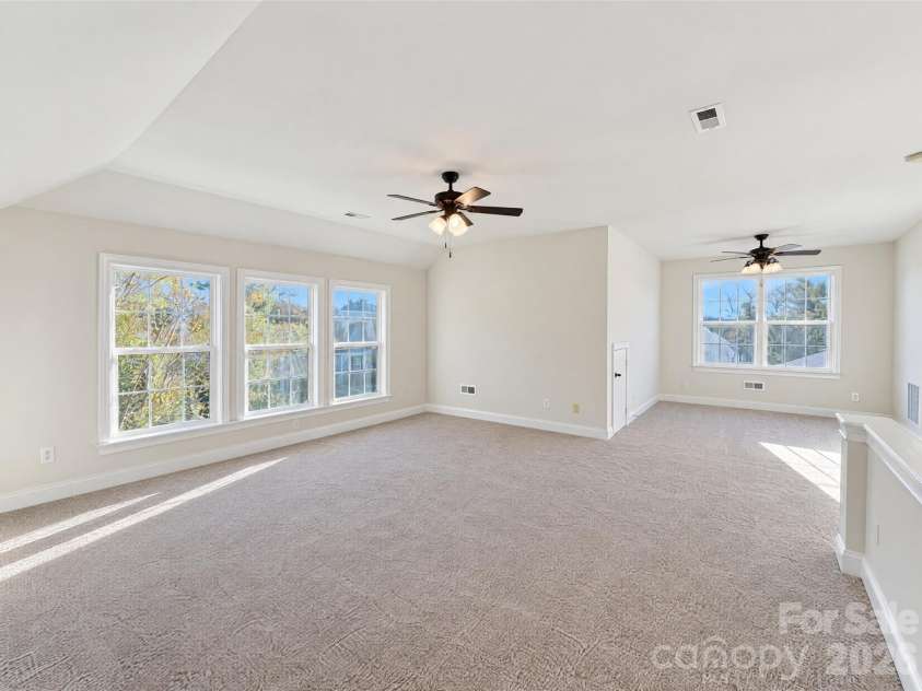2001 Gable Way Lane, Matthews, NC 28104.  MLS# CAR4439036, YatesRealty ID 59182. 