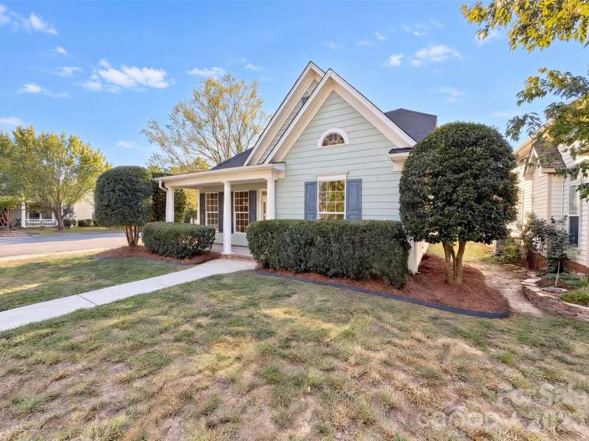 2001 Gable Way Lane, Matthews, NC 28104.  MLS# CAR4439036, YatesRealty ID 59182. 