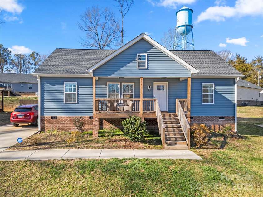 131 Lowry Row, York, SC 29745.  MLS# CAR4318743, YatesRealty ID 592. 