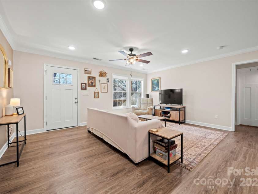 131 Lowry Row, York, SC 29745.  MLS# CAR4318743, YatesRealty ID 592. 