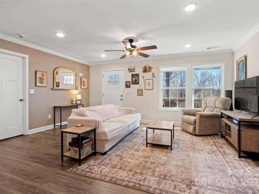 131 Lowry Row, York, SC 29745.  MLS# CAR4318743, YatesRealty ID 592. 