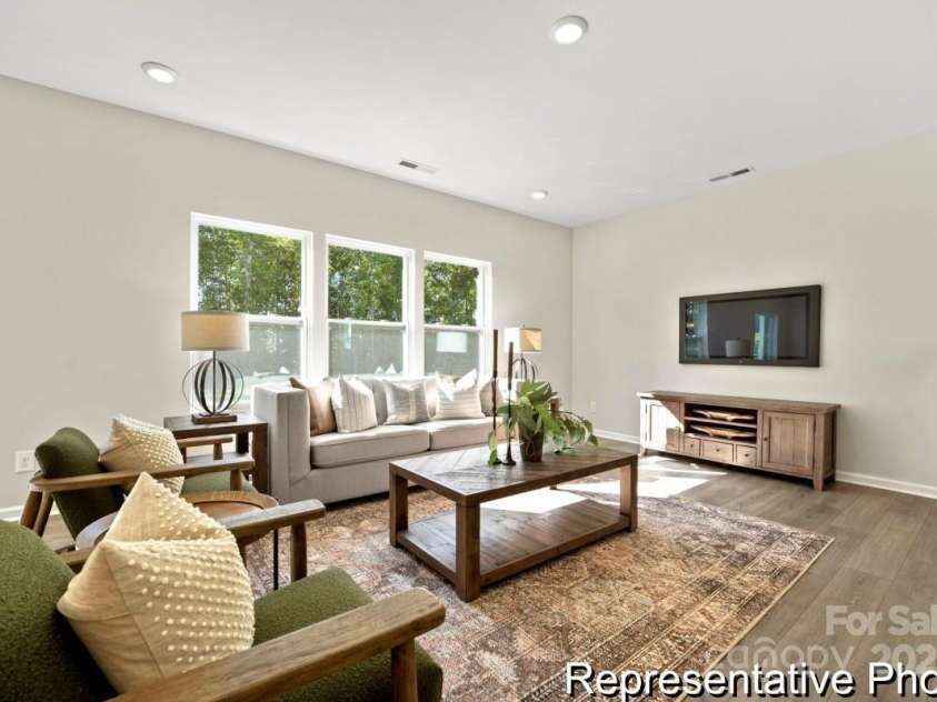 2101 Morgan Hills Drive, Albemarle, NC 28001.  MLS# CAR4218373, YatesRealty ID 592. 