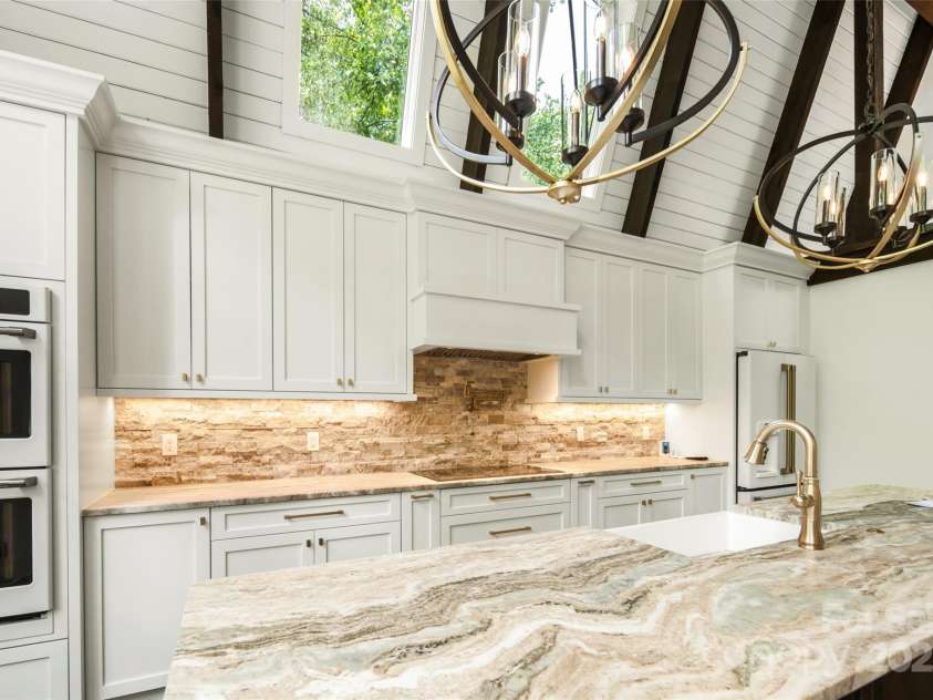 50 Turkey Trot Lane, Burnsville, NC 28714.  MLS# CAR4330454, YatesRealty ID 592. 