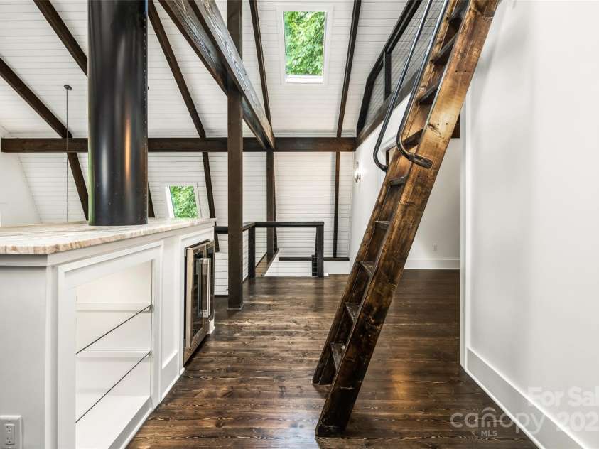 50 Turkey Trot Lane, Burnsville, NC 28714.  MLS# CAR4330454, YatesRealty ID 592. 