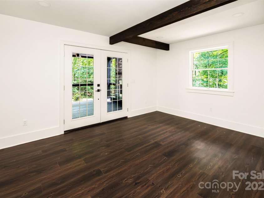 50 Turkey Trot Lane, Burnsville, NC 28714.  MLS# CAR4330454, YatesRealty ID 592. 