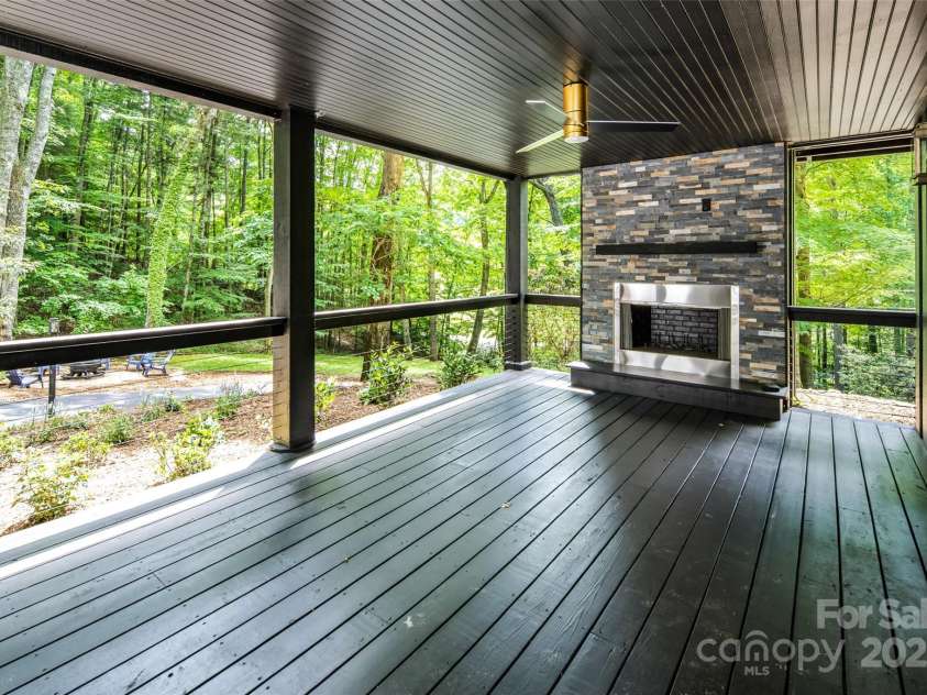 50 Turkey Trot Lane, Burnsville, NC 28714.  MLS# CAR4330454, YatesRealty ID 592. 