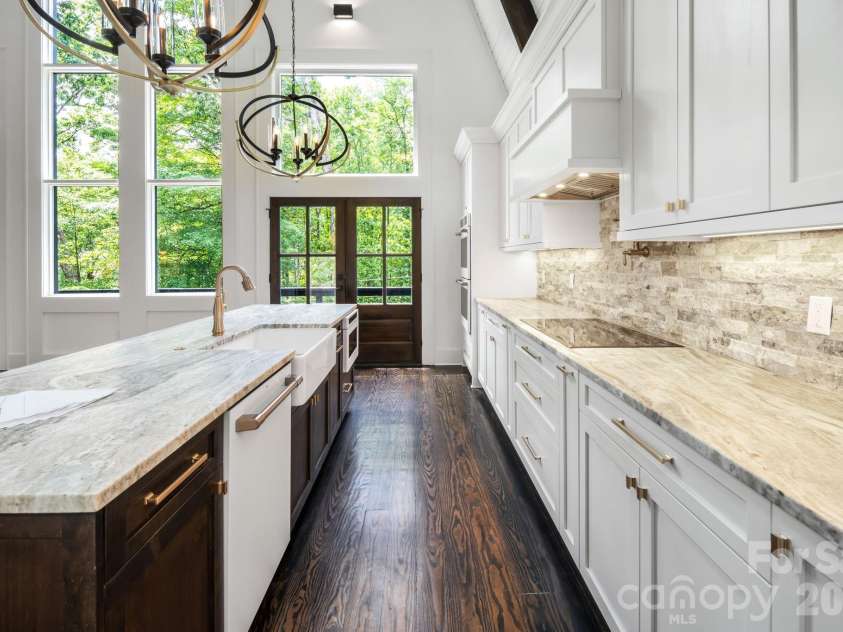 50 Turkey Trot Lane, Burnsville, NC 28714.  MLS# CAR4413794, YatesRealty ID 592. 