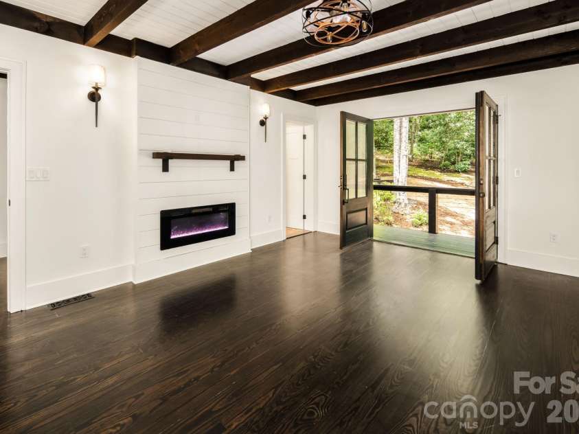 50 Turkey Trot Lane, Burnsville, NC 28714.  MLS# CAR4413794, YatesRealty ID 592. 