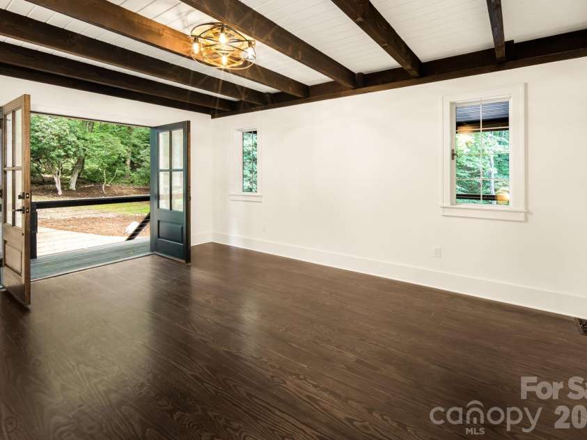 50 Turkey Trot Lane, Burnsville, NC 28714.  MLS# CAR4413794, YatesRealty ID 592. 