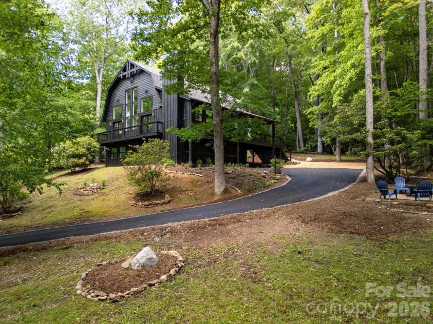 50 Turkey Trot Lane, Burnsville, NC 28714.  MLS# CAR4413794, YatesRealty ID 592. 