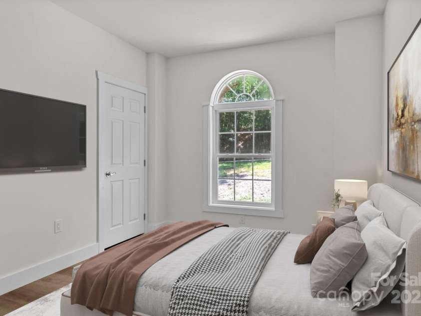 152 Ben Lippen Road, Asheville, NC 28806.  MLS# CAR4159558, YatesRealty ID 5920. 2nd Bedroom