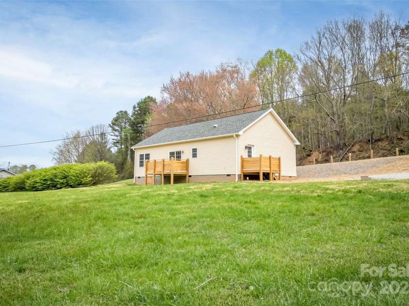 152 Ben Lippen Road, Asheville, NC 28806.  MLS# CAR4159558, YatesRealty ID 5920. 