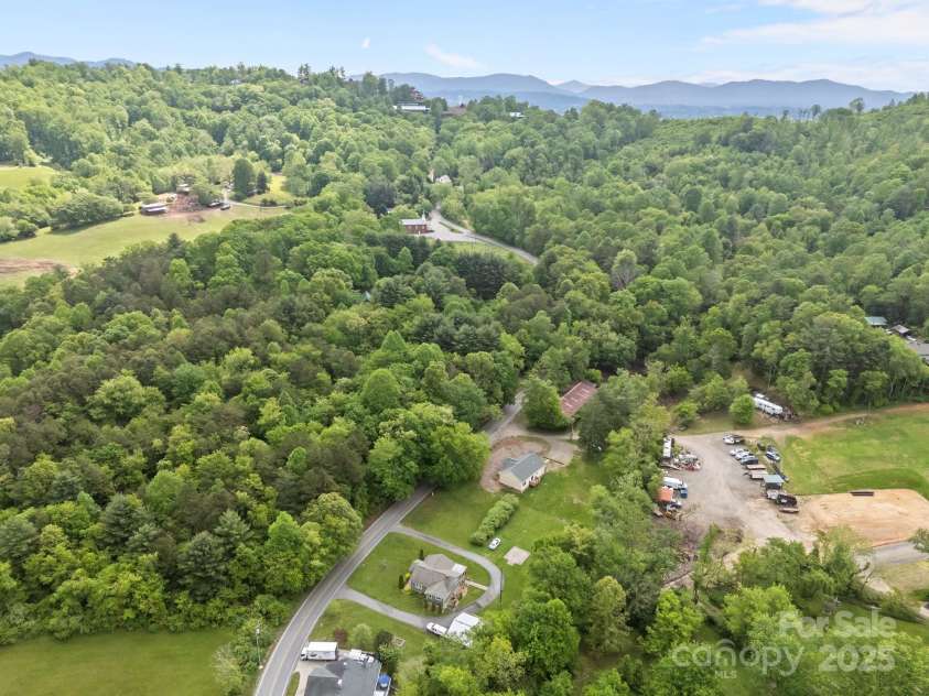 152 Ben Lippen Road, Asheville, NC 28806.  MLS# CAR4159558, YatesRealty ID 5920. 