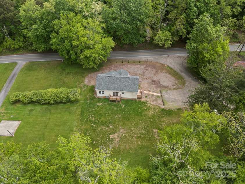 152 Ben Lippen Road, Asheville, NC 28806.  MLS# CAR4159558, YatesRealty ID 5920. 