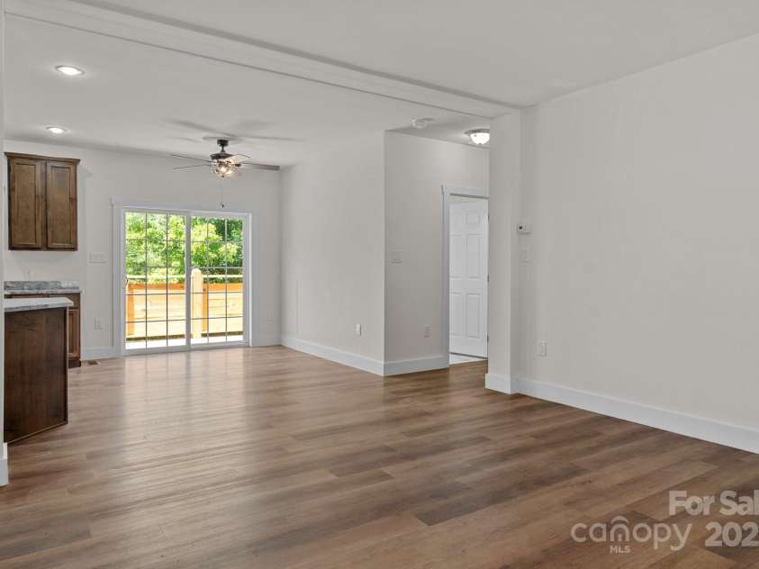 152 Ben Lippen Road, Asheville, NC 28806.  MLS# CAR4159558, YatesRealty ID 5920. Living Room without staging