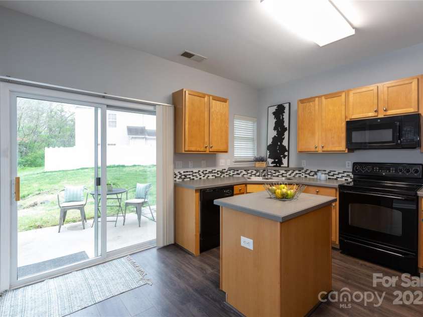 3138 Golden Dale Lane, Charlotte, NC 28262.  MLS# CAR4242587, YatesRealty ID 5921. 