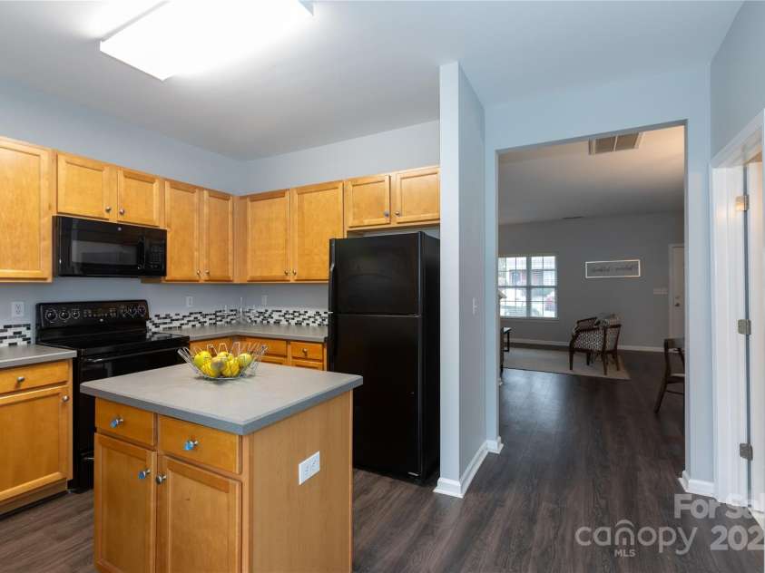 3138 Golden Dale Lane, Charlotte, NC 28262.  MLS# CAR4242587, YatesRealty ID 5921. 