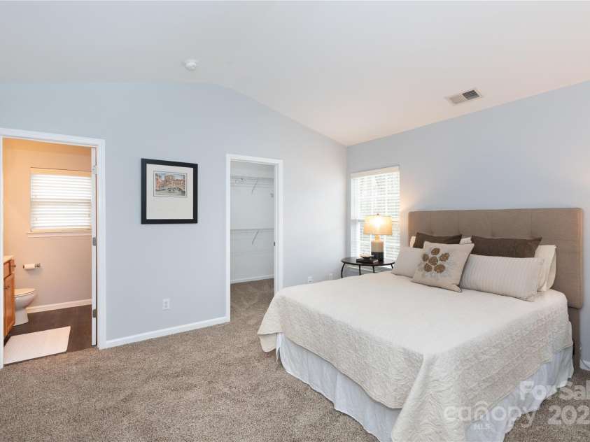3138 Golden Dale Lane, Charlotte, NC 28262.  MLS# CAR4242587, YatesRealty ID 5921. 