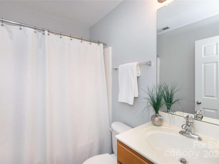 3138 Golden Dale Lane, Charlotte, NC 28262.  MLS# CAR4242587, YatesRealty ID 5921. 