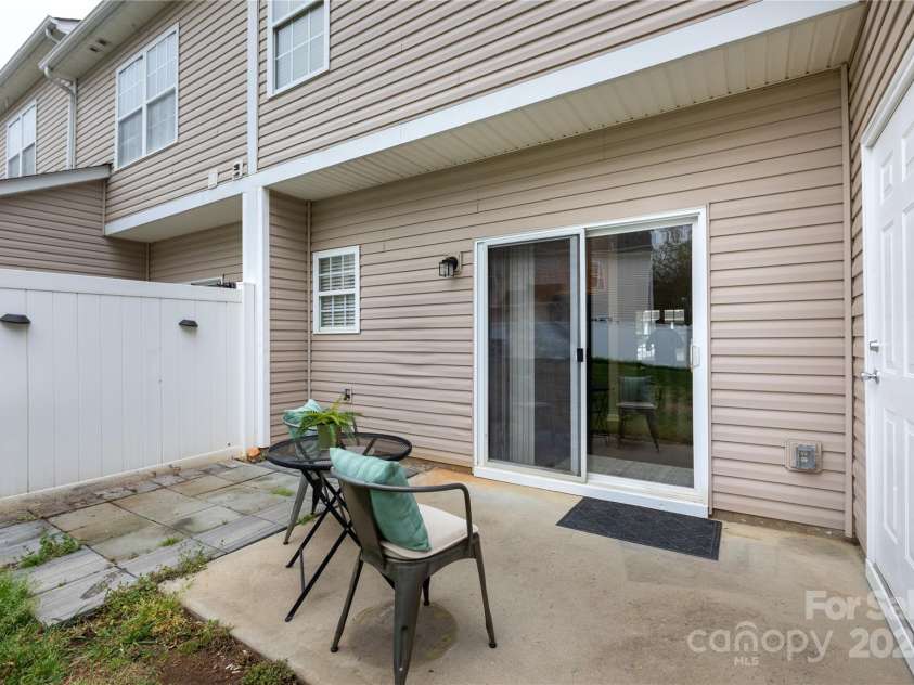 3138 Golden Dale Lane, Charlotte, NC 28262.  MLS# CAR4242587, YatesRealty ID 5921. 