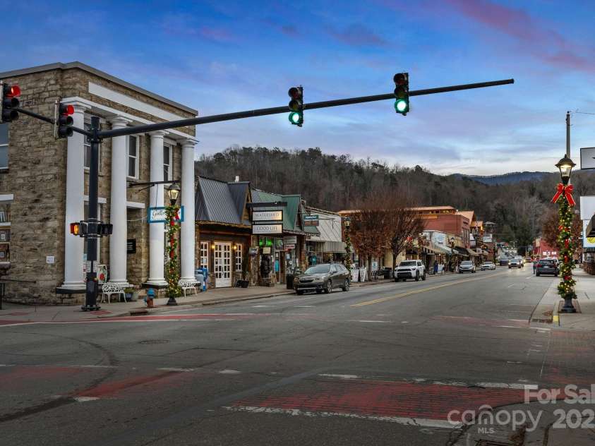540 Toot Hollow Road, Bryson City, NC 28713.  MLS# CAR4324670, YatesRealty ID 5921. 