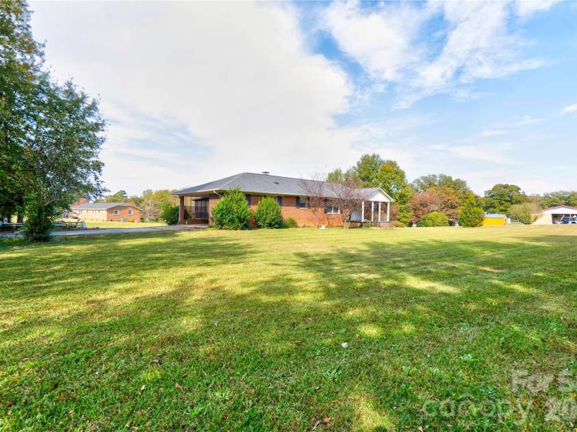 2202 Post Road, Shelby, NC 28152.  MLS# CAR4439020, YatesRealty ID 59211. Front Left