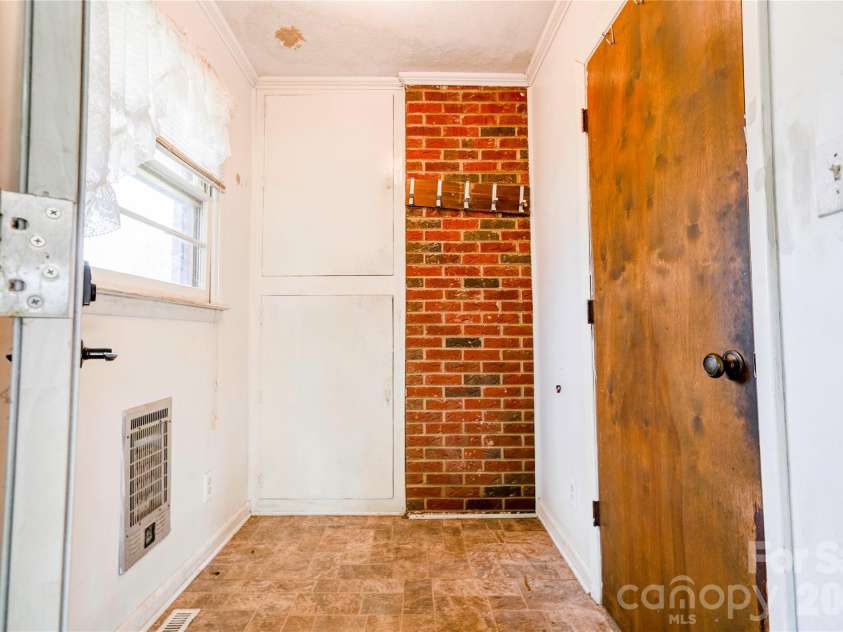 2202 Post Road, Shelby, NC 28152.  MLS# CAR4439020, YatesRealty ID 59211. Mudroom