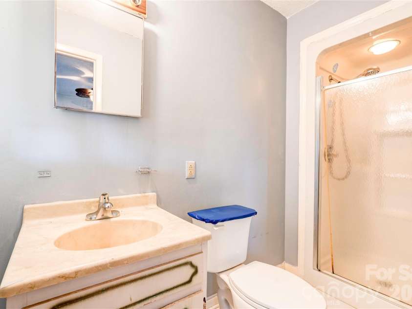 2202 Post Road, Shelby, NC 28152.  MLS# CAR4439020, YatesRealty ID 59211. Primary Bathroom
