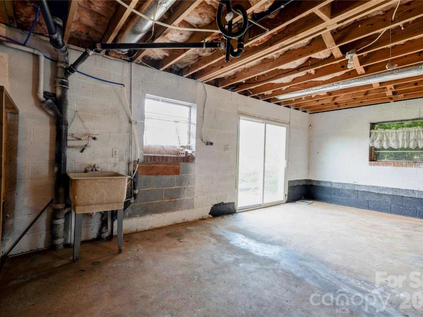 2202 Post Road, Shelby, NC 28152.  MLS# CAR4439020, YatesRealty ID 59211. Unfinished Basement