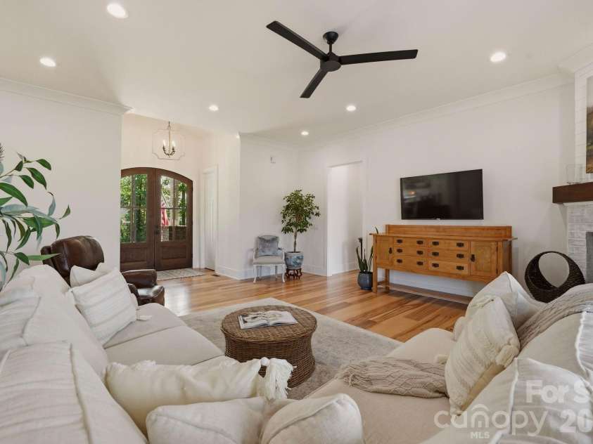 117 Doolittle Lane, Mooresville, NC 28117.  MLS# CAR4390965, YatesRealty ID 5922. 