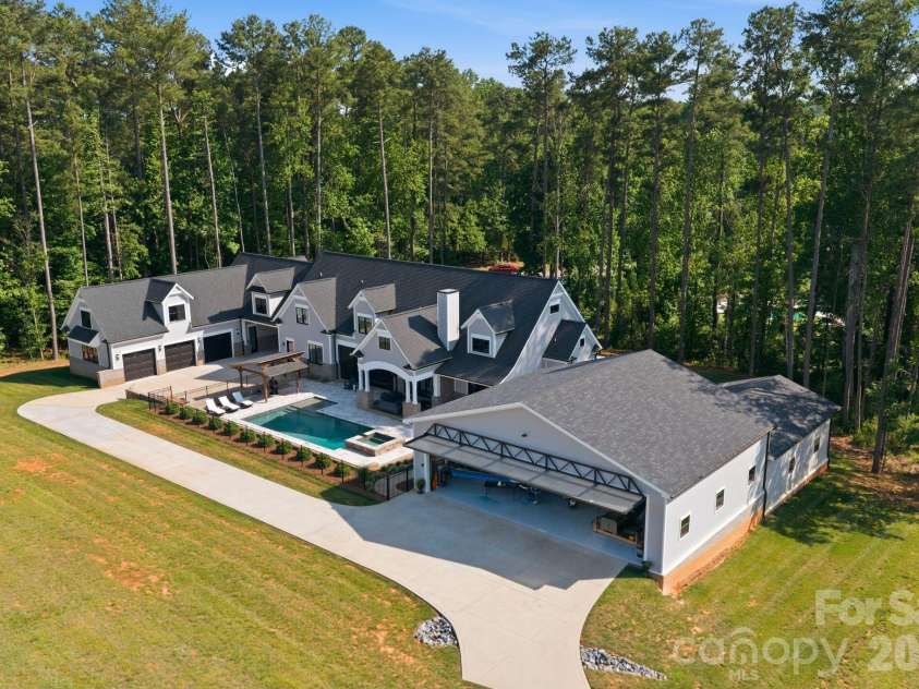 117 Doolittle Lane, Mooresville, NC 28117.  MLS# CAR4390965, YatesRealty ID 5922. 