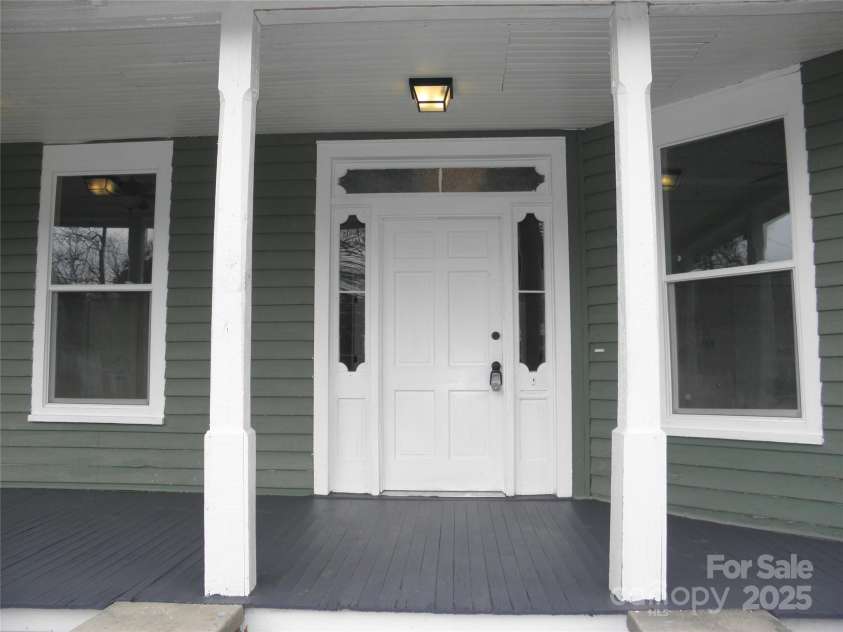 304 King Street, Bennettsville, SC 29512.  MLS# CAR4218838, YatesRealty ID 5922. 