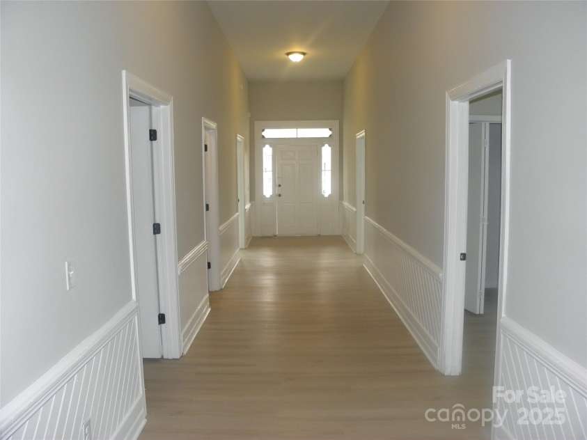 304 King Street, Bennettsville, SC 29512.  MLS# CAR4218838, YatesRealty ID 5922. 