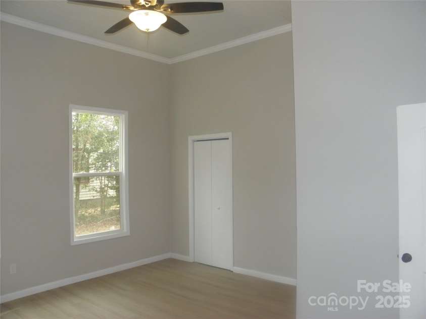 304 King Street, Bennettsville, SC 29512.  MLS# CAR4218838, YatesRealty ID 5922. 