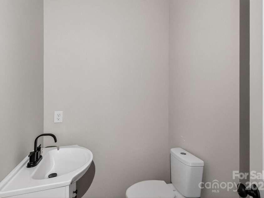 304 King Street, Bennettsville, SC 29512.  MLS# CAR4328974, YatesRealty ID 5922. 