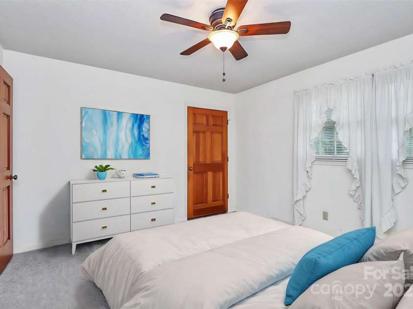 1801 Windsor Drive, Lancaster, SC 29720.  MLS# CAR4217388, YatesRealty ID 5925. 