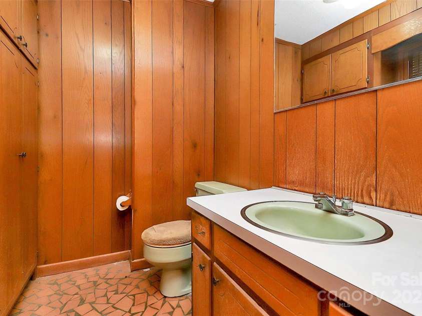 1801 Windsor Drive, Lancaster, SC 29720.  MLS# CAR4217388, YatesRealty ID 5925. 