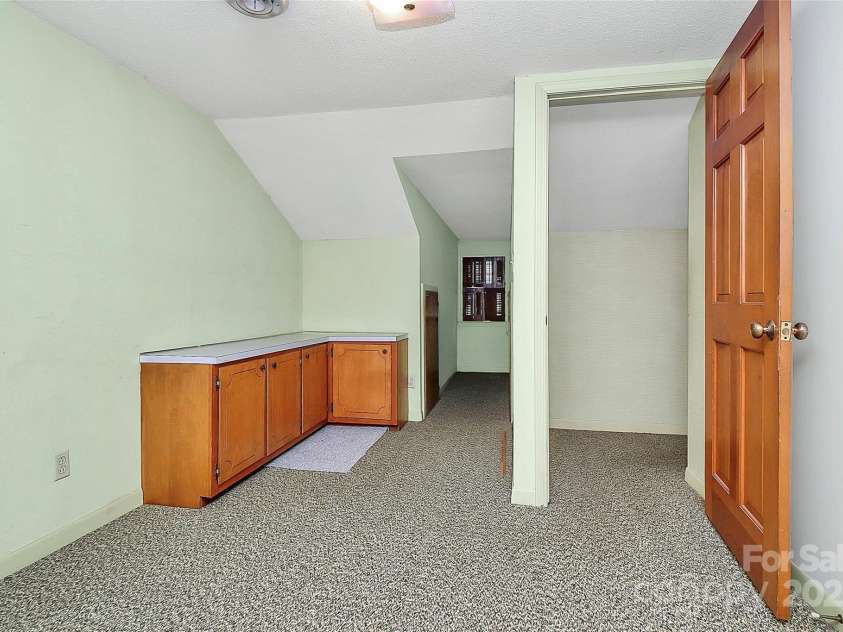 1801 Windsor Drive, Lancaster, SC 29720.  MLS# CAR4217388, YatesRealty ID 5925. 