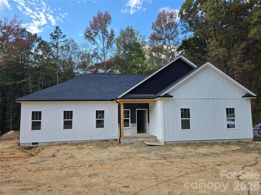 2131 Welcome Arcadia Road, Lexington, NC 27295.  MLS# CAR4439171, YatesRealty ID 59259. 