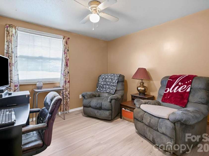 8619 Eaglewind Drive, Charlotte, NC 28212.  MLS# CAR4302900, YatesRealty ID 5926. 