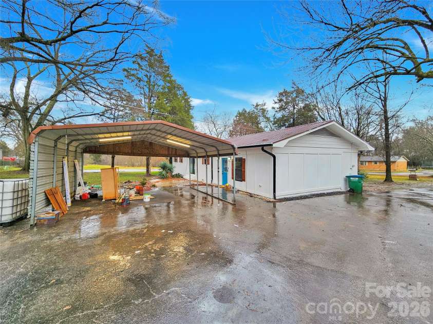533 Amon Lane, Pineville, NC 28134.  MLS# CAR4439194, YatesRealty ID 59272. 