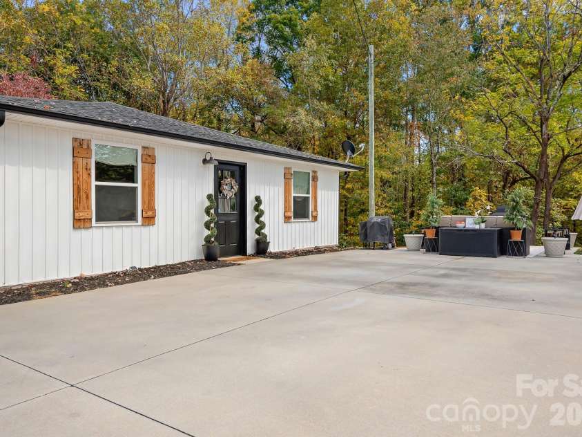 5264 Stagecoach Road, Iron Station, NC 28080.  MLS# CAR4438841, YatesRealty ID 59287. 